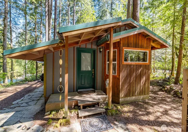 Photo 3 of Single family home for sale at 63595 W Cascade Way, Marblemount, WA 98267 | MLS# NWM2514019 | Listing updated on 2026-09-21