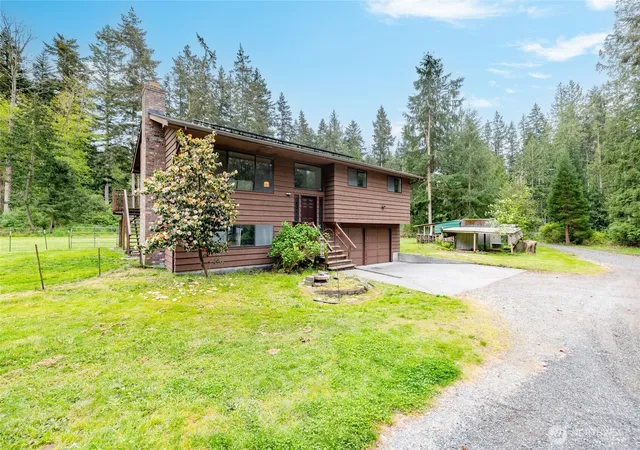 Photo 3 of Sale Pending at 740 Nature Ln, Coupeville, WA 98239 | MLS# NWM2514028 | Listing updated on 2026-09-22