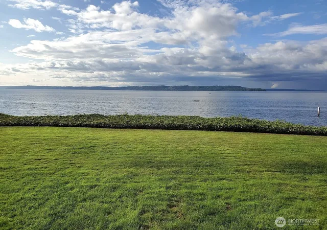 Photo 3 of Condo for sale at 28303 Sound View Dr S #102, Des Moines, WA 98198 | MLS# NWM2514030 | Listing updated on 2026-09-21