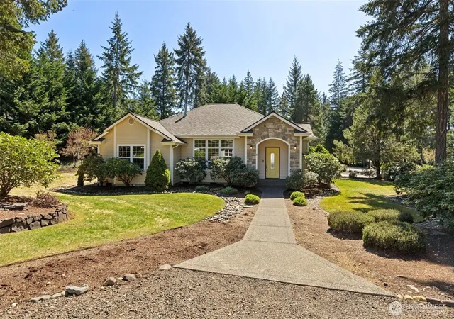 Photo 1 of Single family home for sale at 51 E Vine Maple Ln, Union, WA 98592 | MLS# NWM2514110 | Listing updated on 2026-09-25