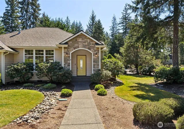 Photo 2 of Single family home for sale at 51 E Vine Maple Ln, Union, WA 98592 | MLS# NWM2514110 | Listing updated on 2026-09-25
