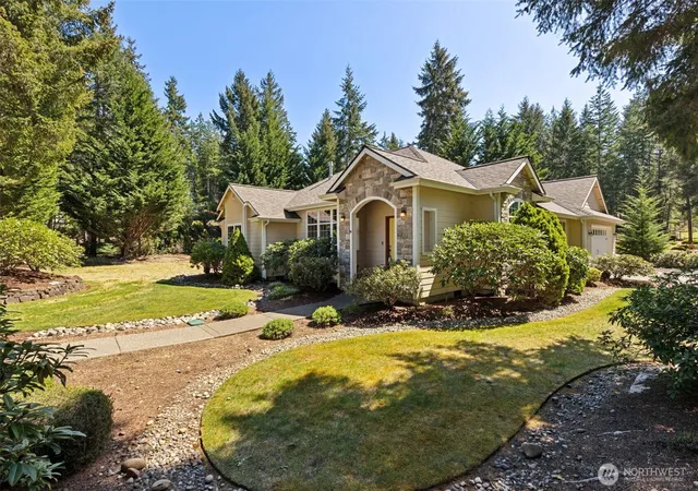 Photo 3 of Single family home for sale at 51 E Vine Maple Ln, Union, WA 98592 | MLS# NWM2514110 | Listing updated on 2026-09-25