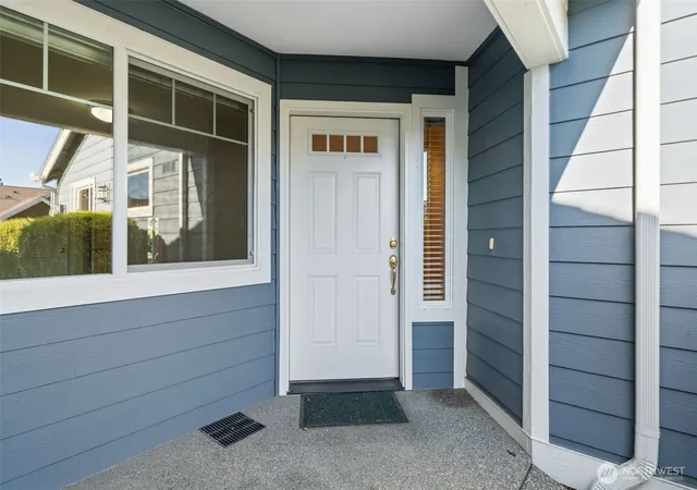 Photo 3 of Condo for sale at 160 E Soderberg Rd #C7, Allyn, WA 98524 | MLS# NWM2514111 | Listing updated on 2026-09-21