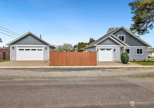 Photo 1 of Single family home for sale at 903 Atherton St, Centralia, WA 98531 | MLS# NWM2514175 | Listing updated on 2026-09-21