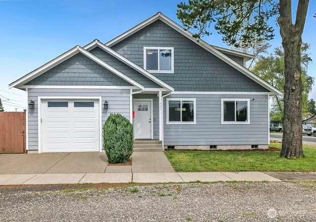 Photo 2 of Single family home for sale at 903 Atherton St, Centralia, WA 98531 | MLS# NWM2514175 | Listing updated on 2026-09-21