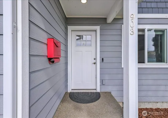 Photo 3 of Single family home for sale at 903 Atherton St, Centralia, WA 98531 | MLS# NWM2514175 | Listing updated on 2026-09-21