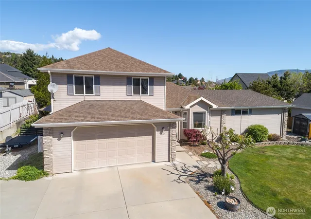 Photo 1 of Single family home for sale at 2207 Ashley Brooke, Wenatchee, WA 98801 | MLS# NWM2514215 | Listing updated on 2026-09-21