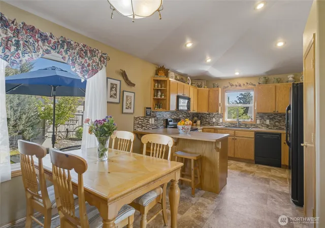 Photo 2 of Single family home for sale at 2207 Ashley Brooke, Wenatchee, WA 98801 | MLS# NWM2514215 | Listing updated on 2026-09-21