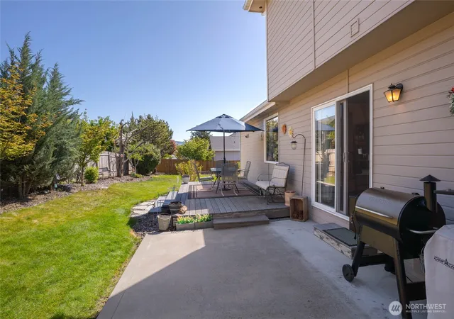 Photo 3 of Single family home for sale at 2207 Ashley Brooke, Wenatchee, WA 98801 | MLS# NWM2514215 | Listing updated on 2026-09-21