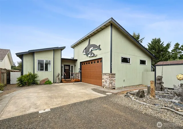 Photo 3 of Single family home for sale at 263 Canal Dr NE, Ocean Shores, WA 98569 | MLS# NWM2514227 | Listing updated on 2026-09-21