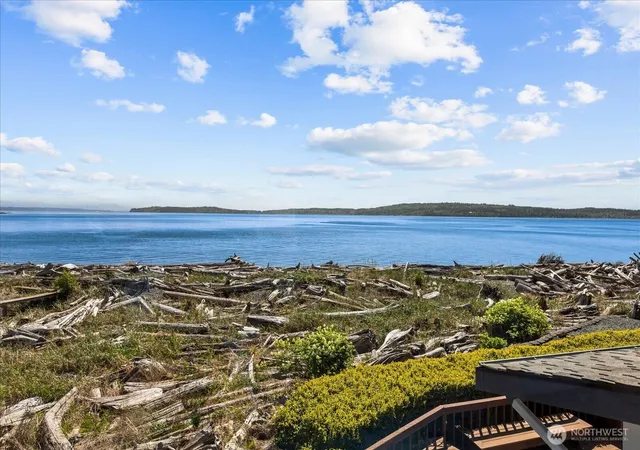 Photo 2 of Single family home for sale at 1808 E Lola Beach Ln, Oak Harbor, WA 98277 | MLS# NWM2514287 | Listing updated on 2026-09-21