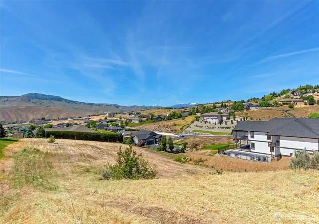 Photo 2 of Land for sale at 443 W Rolling Hills Ln, Wenatchee, WA 98801 | MLS# NWM2514340 | Listing updated on 2026-09-21