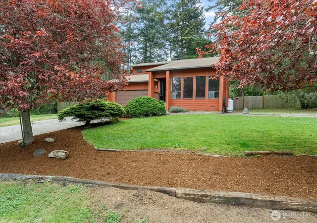 Photo 1 of Single family home for sale at 2190 Norcliffe Way, Oak Harbor, WA 98277 | MLS# NWM2514369 | Listing updated on 2026-09-21