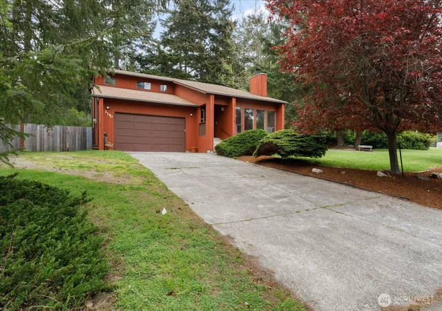 Photo 2 of Single family home for sale at 2190 Norcliffe Way, Oak Harbor, WA 98277 | MLS# NWM2514369 | Listing updated on 2026-09-21