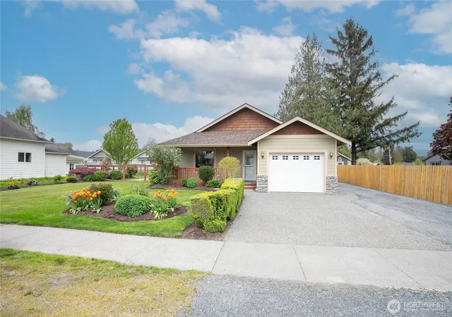 Photo 3 of Sale Pending at 232 Front St, Sumas, WA 98295 | MLS# NWM2514439 | Listing updated on 2026-09-25