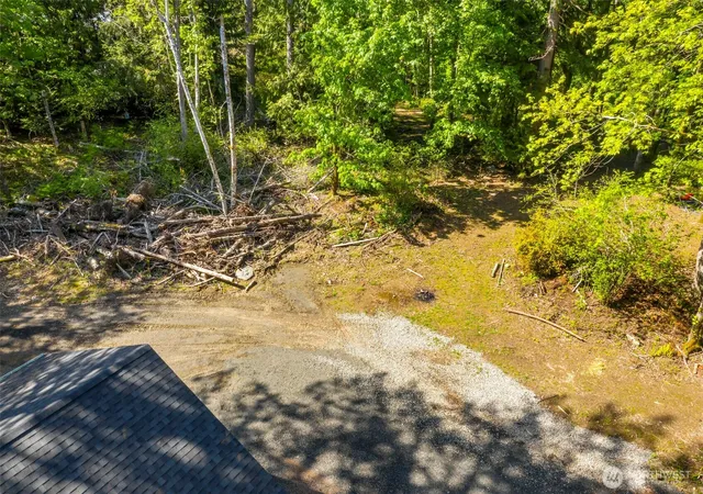 Photo 3 of Sale Pending at 9725 Hunter Point Rd Nw, Olympia, WA 98502 | MLS# NWM2514442 | Listing updated on 2026-10-01