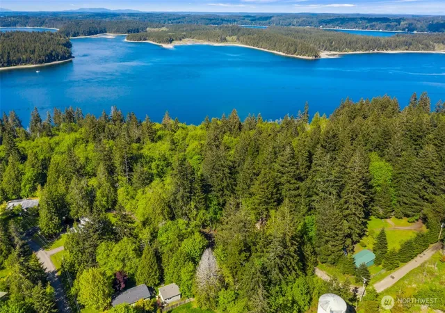 Photo 4 of Sale Pending at 9725 Hunter Point Rd NW, Olympia, WA 98502 | MLS# NWM2514442 | Listing updated on 2026-10-01