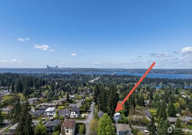 Photo 2 of Sale Pending at 2915 98th Avenue Ne, Bellevue, WA 98004 | MLS# NWM2514460 | Listing updated on 2026-09-25