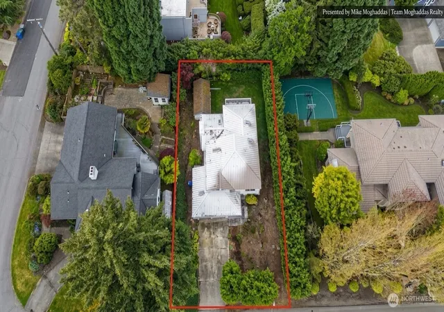 Photo 3 of Sale Pending at 2915 98th Avenue Ne, Bellevue, WA 98004 | MLS# NWM2514460 | Listing updated on 2026-09-25