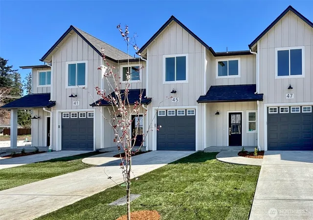 Photo 2 of Sale Pending at 41 Sussex Ct, Sequim, WA 98382 | MLS# NWM2514461 | Listing updated on 2026-09-28