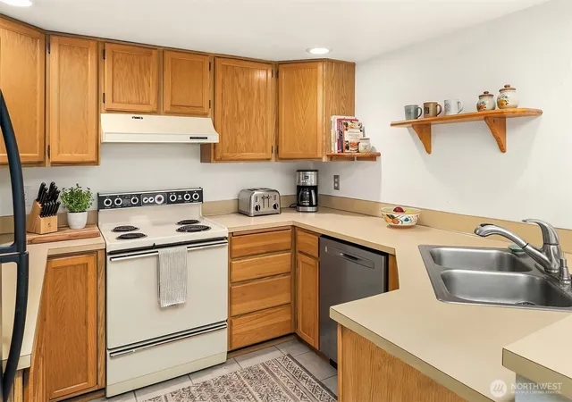 Photo 3 of Condo for sale at 118 SW 116th Street #D32, Seattle, WA 98146 | MLS# NWM2514571 | Listing updated on 2026-09-21