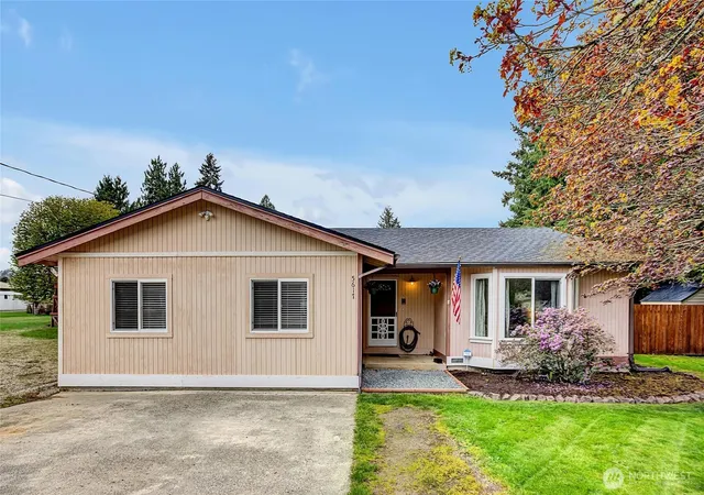 Photo 3 of Single family home for sale at 5617 322nd Avenue Ne, Carnation, WA 98014 | MLS# NWM2514573 | Listing updated on 2026-10-01
