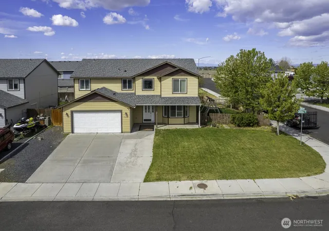 Photo 2 of Single family home for sale at 1840 S Jason Ct, Moses Lake, WA 98837 | MLS# NWM2514574 | Listing updated on 2026-09-28