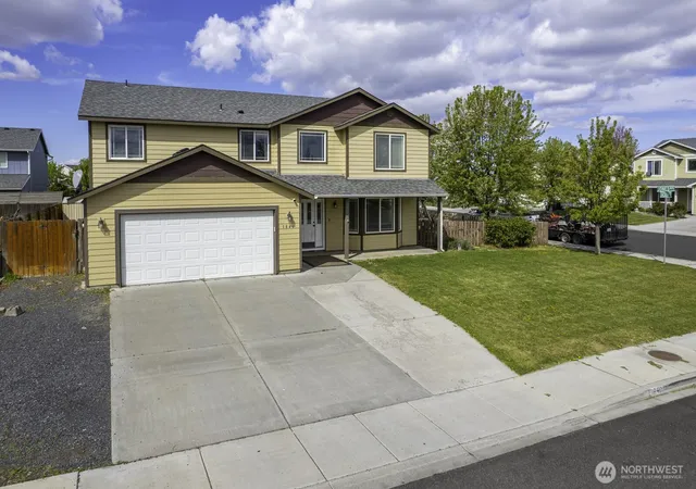 Photo 3 of Single family home for sale at 1840 S Jason Ct, Moses Lake, WA 98837 | MLS# NWM2514574 | Listing updated on 2026-09-28