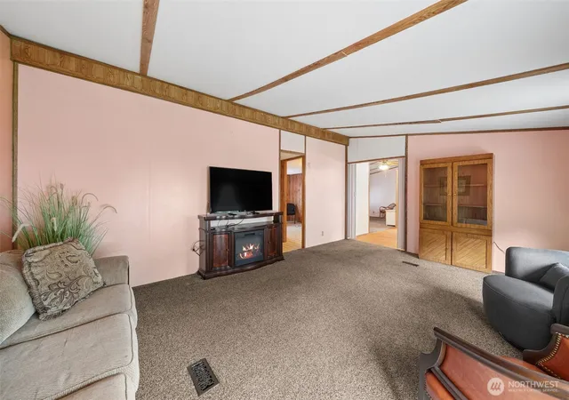 Photo 4 of Manufactured home for sale at 3611 I St NE #266, Auburn, WA 98002 | MLS# NWM2514607 | Listing updated on 2026-10-01