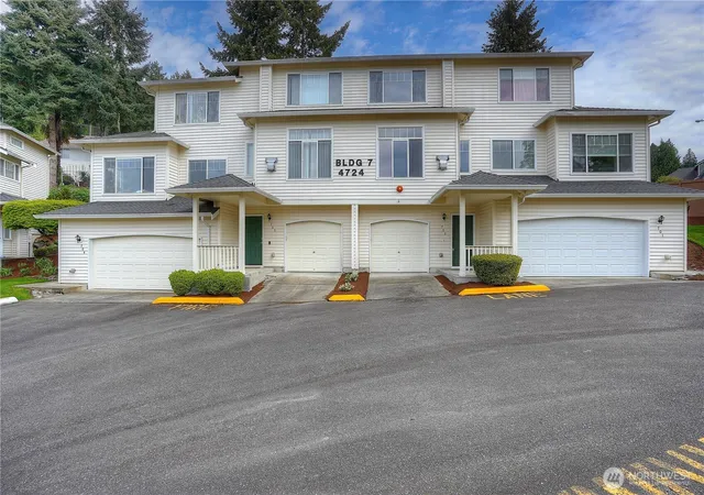 Photo 1 of Townhouse for sale at 4724 Ml Pond Dr Se #702, Auburn, WA 98092 | MLS# NWM2514632 | Listing updated on 2026-09-21