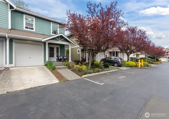 Photo 2 of Townhouse for sale at 10617 Ne Kingston Meadows Cir, Kingston, WA 98346 | MLS# NWM2514645 | Listing updated on 2026-09-21
