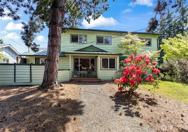 Photo 2 of Single family home for sale at 3701 N Whitman St, Tacoma, WA 98407 | MLS# NWM2514674 | Listing updated on 2026-09-21