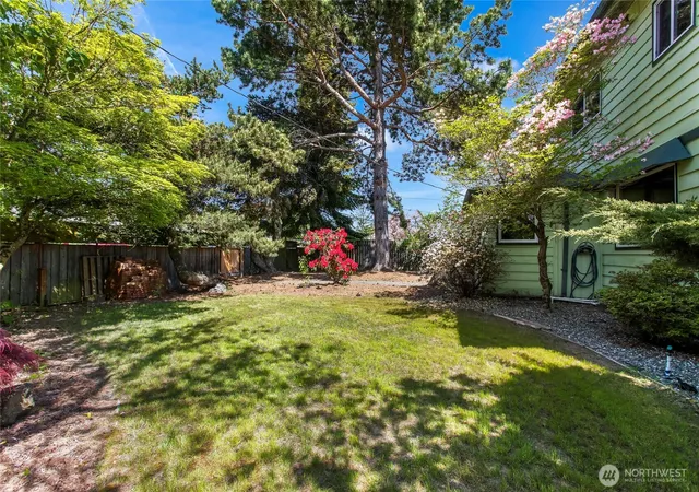 Photo 3 of Single family home for sale at 3701 N Whitman St, Tacoma, WA 98407 | MLS# NWM2514674 | Listing updated on 2026-09-21