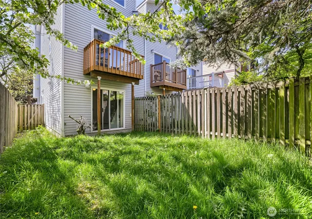 Photo 3 of Townhouse for sale at 806 Nw 52nd Street, Seattle, WA 98107 | MLS# NWM2514769 | Listing updated on 2026-09-25