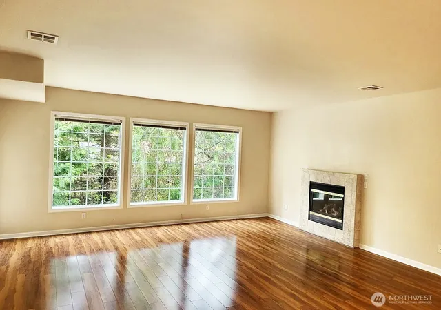 Photo 4 of Sale Pending at 3301 Park Ln #A, Mount Vernon, WA 98274 | MLS# NWM2514853 | Listing updated on 2026-09-24