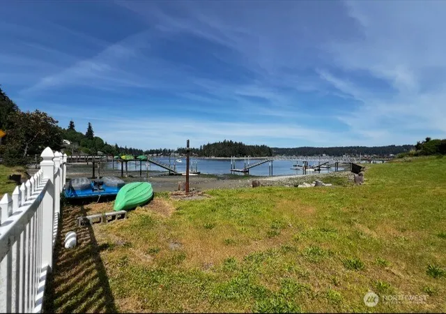 Photo 4 of Single family home for sale at 582 N Shore Blvd, Fox Island, WA 98333 | MLS# NWM2514888 | Listing updated on 2026-09-26