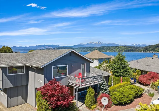 Photo 3 of Single family home for sale at 8331 E State Route 106, Union, WA 98592 | MLS# NWM2514925 | Listing updated on 2026-09-21