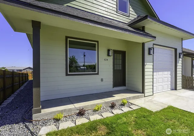 Photo 3 of Single family home for sale at 624 Aster St S, Soap Lake, WA 98851 | MLS# NWM2514941 | Listing updated on 2026-09-25