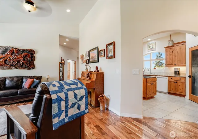 Photo 3 of Single family home for sale at 11 Deer Ridge Rd, Goldendale, WA 98620 | MLS# NWM2515026 | Listing updated on 2026-09-21