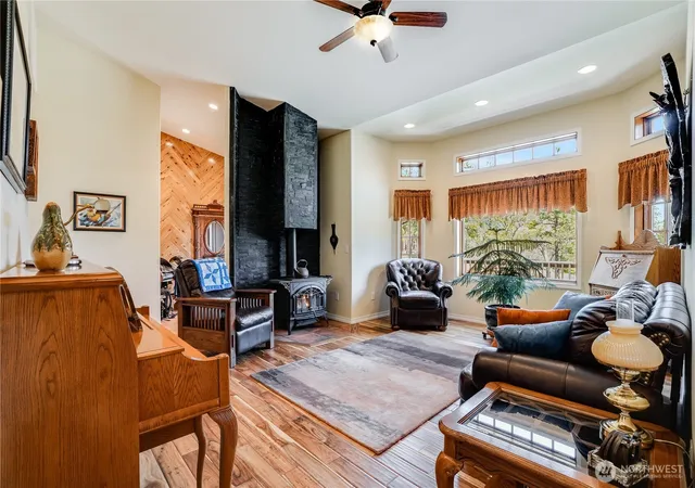 Photo 4 of Single family home for sale at 11 Deer Ridge Rd, Goldendale, WA 98620 | MLS# NWM2515026 | Listing updated on 2026-09-21