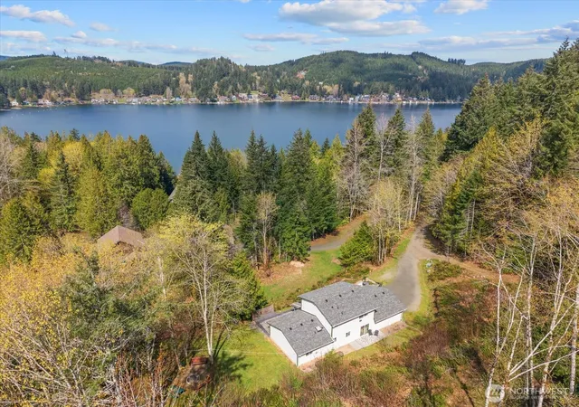 Photo 2 of Single family home for sale at 508 Summit Lake Shore Dr Nw, Olympia, WA 98502 | MLS# NWM2515045 | Listing updated on 2026-09-30
