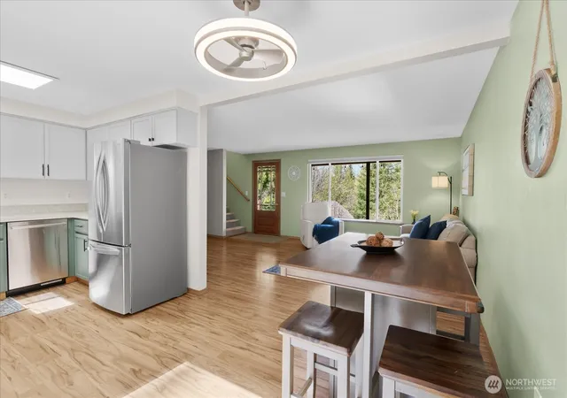 Photo 4 of Single family home for sale at 508 Summit Lake Shore Dr NW, Olympia, WA 98502 | MLS# NWM2515045 | Listing updated on 2026-09-30