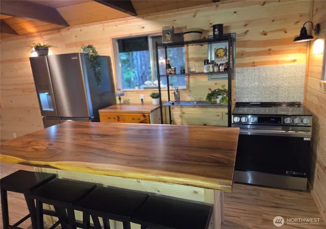 Photo 1 of Single family home for sale at 41 N Mt Rose Ave, Hoodsport, WA 98548 | MLS# NWM2515066 | Listing updated on 2026-09-23