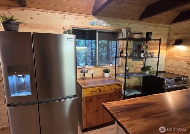 Photo 2 of Single family home for sale at 41 N Mt Rose Ave, Hoodsport, WA 98548 | MLS# NWM2515066 | Listing updated on 2026-09-23