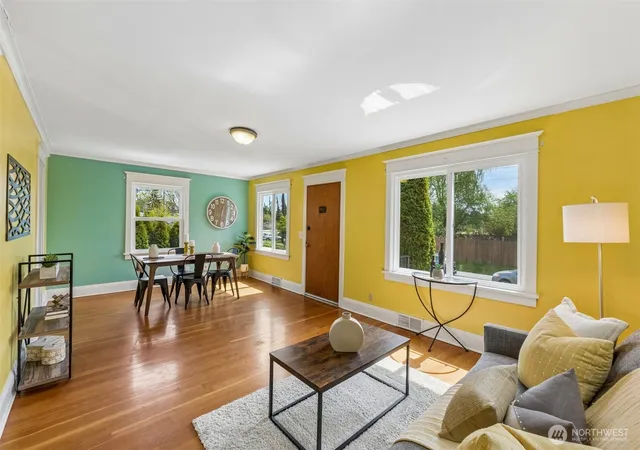 Photo 4 of Single family home for sale at 1911 13th Street, Everett, WA 98201 | MLS# NWM2515130 | Listing updated on 2026-09-21