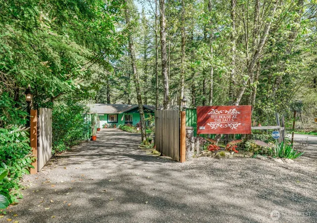 Photo 2 of Single family home for sale at 17361 Washougal River Rd, Washougal, WA 98671 | MLS# NWM2515166 | Listing updated on 2026-09-28