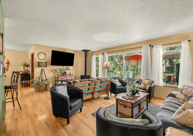 Photo 4 of Single family home for sale at 17361 Washougal River Rd, Washougal, WA 98671 | MLS# NWM2515166 | Listing updated on 2026-09-28