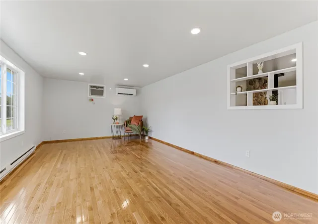 Photo 3 of Single family home for sale at 291 C St Se, Ephrata, WA 98823 | MLS# NWM2515189 | Listing updated on 2026-09-22