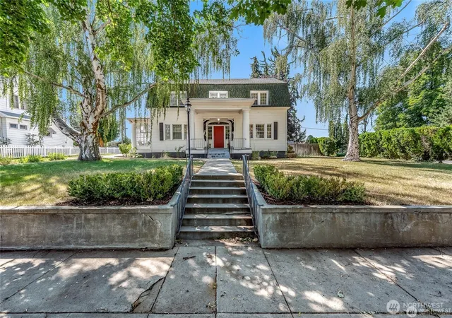 Photo 1 of Single family home for sale at 612 E Birch St, Waterville, WA 98858 | MLS# NWM2515253 | Listing updated on 2026-09-21