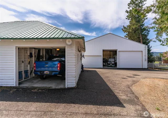 Photo 2 of Single family home for sale at 612 E Birch St, Waterville, WA 98858 | MLS# NWM2515253 | Listing updated on 2026-09-21